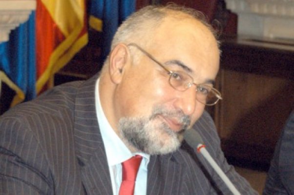 Vosganian: Tăcerea lui Băsescu privind anchetele, extrem de interesantă